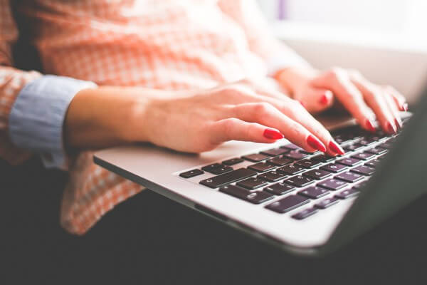 femme travail fieci article